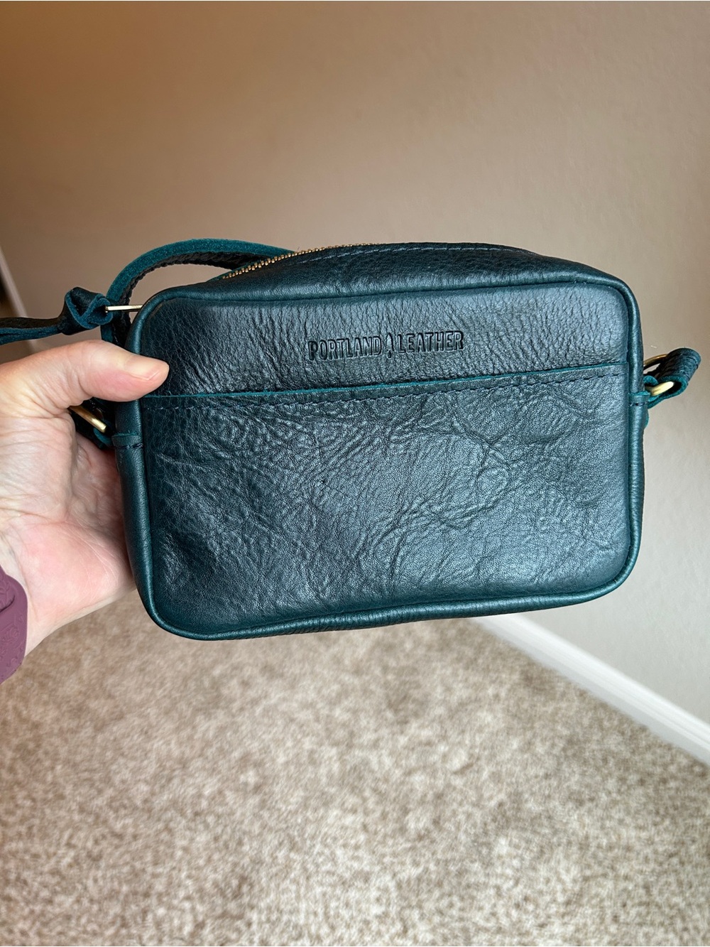 PORTLAND LEATHER Boreal Teal Small Camera Crossbody Leather Zipper Bag